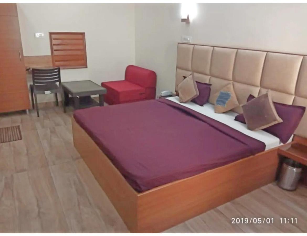 Hotel Basera Guest House, ساهارانبور المظهر الخارجي الصورة
