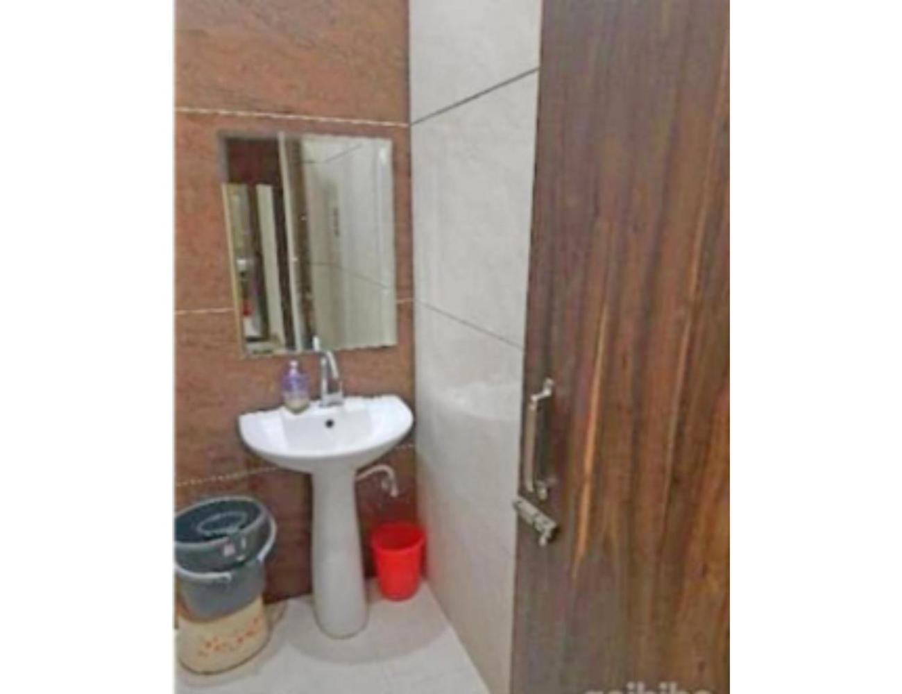 Hotel Basera Guest House, ساهارانبور المظهر الخارجي الصورة